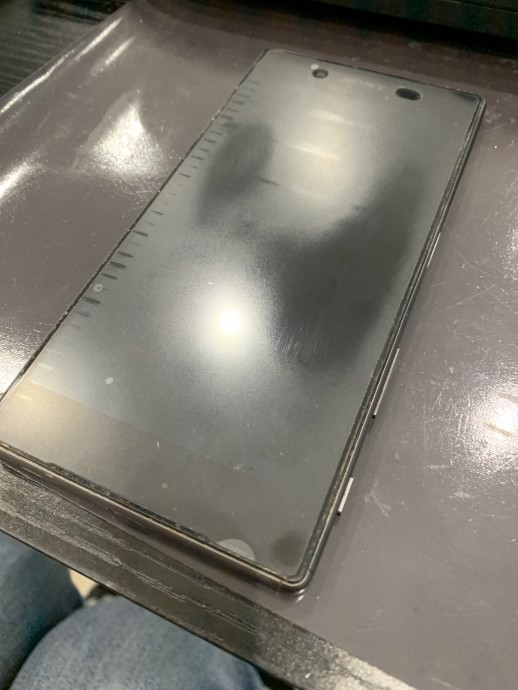 Xperia Z5 バッテリー 減りが早い すぐ落ちる