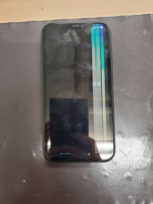 iPhone11　液晶　真っ黒