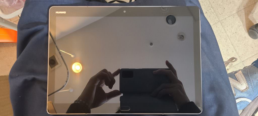 HuaweiメディアパッドM3　充電できない
