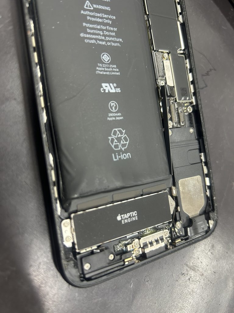 Phone7plus　バッテリー前