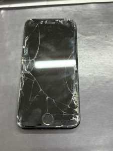 iPhoneSE2画面割れ