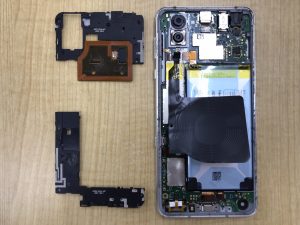 AQUOS R3 画面交換修理