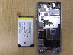 AQUOS R3 画面交換修理