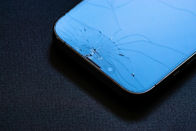 【ジャンクiPhone買取ます！！】壊れたiPhoneも値段が付く！？