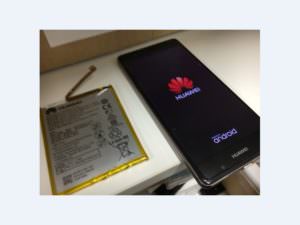 バッテリーを新品に交換後のHUAWEI P9(EVA-L09)