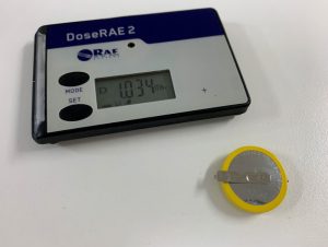 バッテリーを新品に交換したガイガーカウンター DoseRAE2 PRM1200