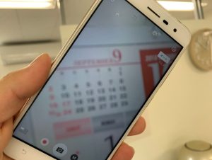 カメラのピントが合わないZenfone3(ZE520KL)