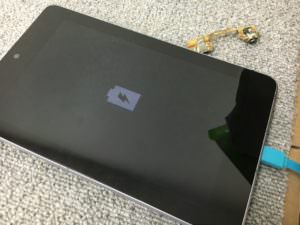 充電口交換で電源が入るようになったNexus7(2012)