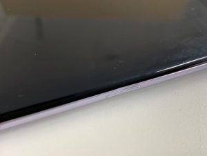 電源ボタンが陥没して押せないGalaxy S8(SC-02J)