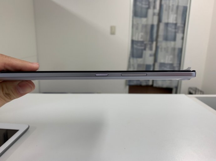 本体フレームを矯正したNEC Lavie Tab S(PC-TS508FAM)