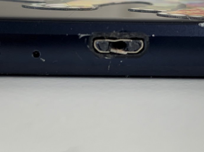 充電器の先っぽが折れて詰まったGalaxy Feel(SC-04J)