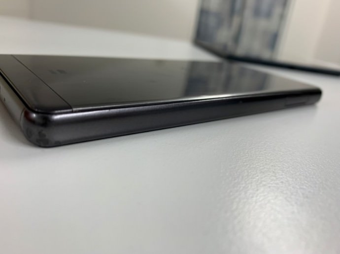 電池パック交換修理後のXperia X performance(SOV33)