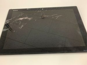 液晶画面が割れてタッチ操作出来ないXperia Z4 Tablet(SO-05G)