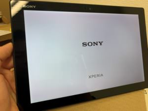 電源ボタンが押せるようになったXperia Z4 Tablet(SO-05G)
