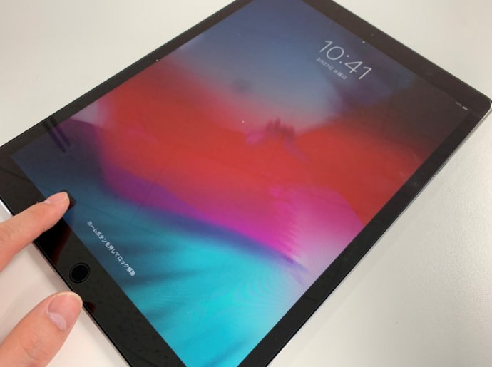 基盤修理で電源が入るようになったiPad Pro 12.9インチ 第2世代