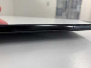 背面パネルが本体に収まっているXperia Z5 premium(SO-03H)