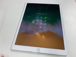 液晶画面が損傷したiPad Pro 12.9(第2世代)