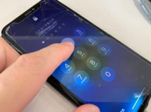 充電して電源が入るようになって操作出来る海で水没したiPhoneXR