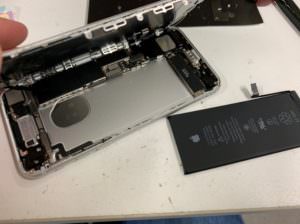 内臓バッテリーを新品に交換したiPhone6s