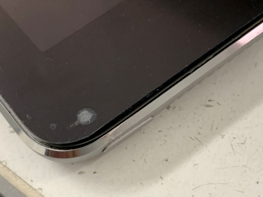 フレームを矯正して電源ボタンが出てきたiPadPro12.9(第1世代)