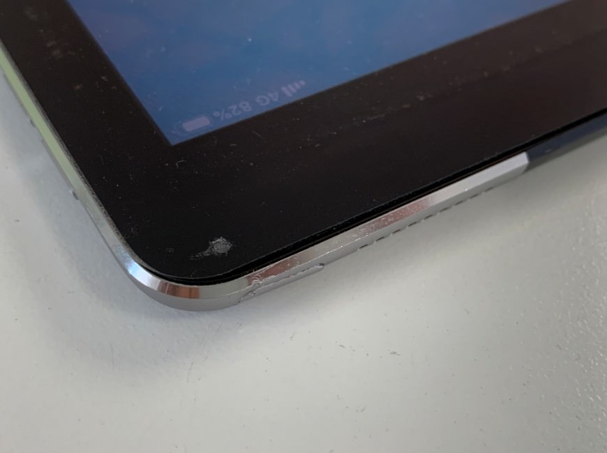 電源ボタンが陥没して効かない状態のiPadPro12.9(第1世代)