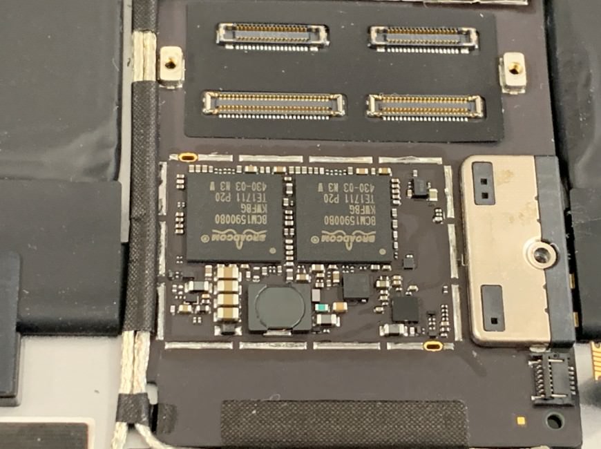 基板を修理したiPadPro10.5