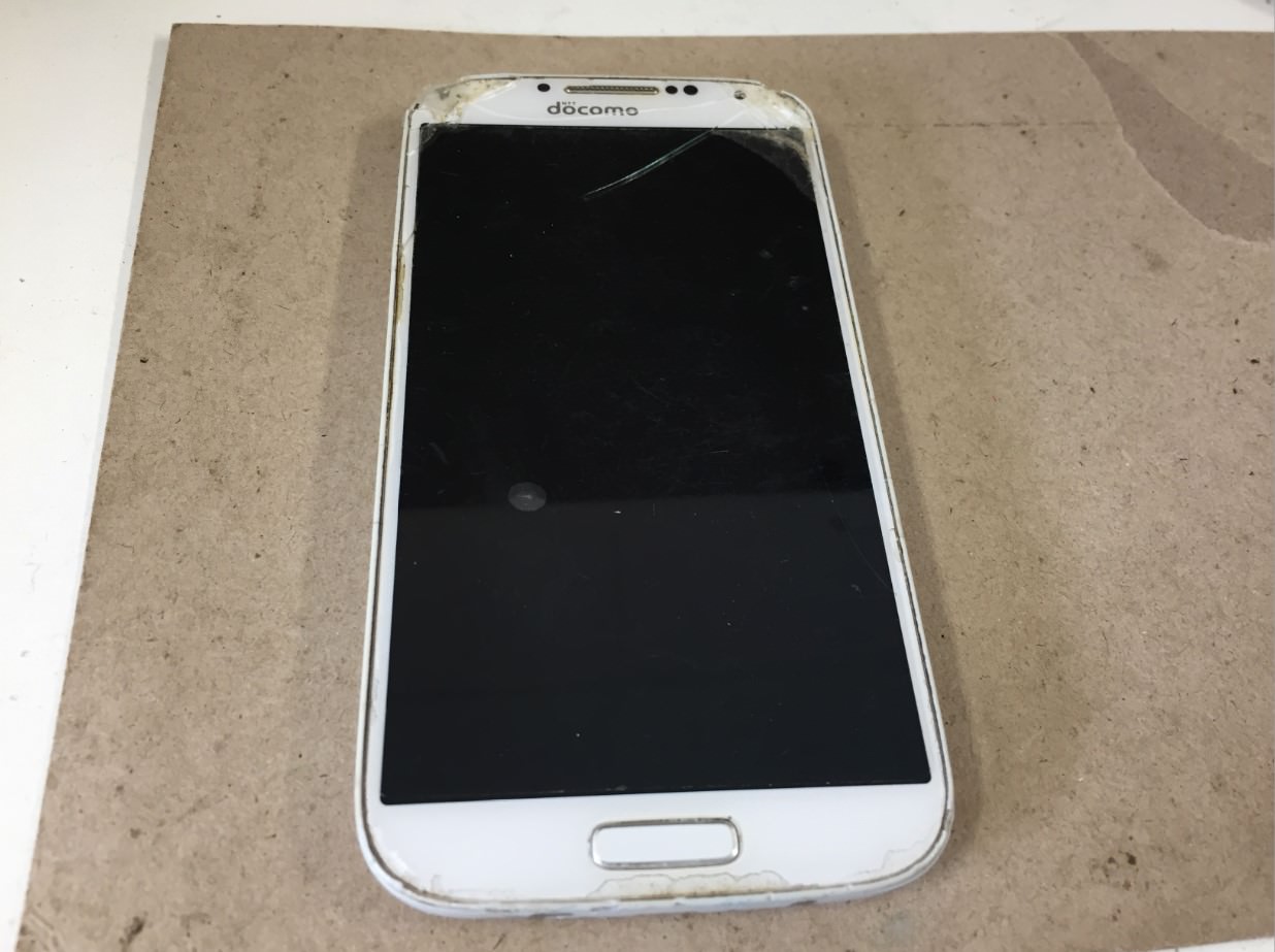 画面に何も表示されず操作出来ないGalaxy S4(SC-04E)