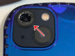 カメラレンズが割れてしまったiPhone13