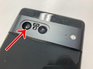 カメラ表面にゴミが大量に付着しているPixel7