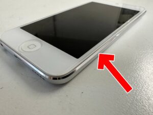 バッテリー交換することで画面の浮きが改善したiPod touch 第7世代