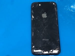 iPhone8電源が落ちる故障②