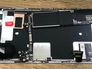 iPhone８充電接触不良イヤホン不良②