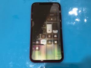iPhoneXR液晶表示がおかしくなった①