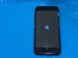 iPhone8電源が落ちる故障①