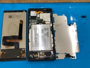 XperiaXZ2分解④