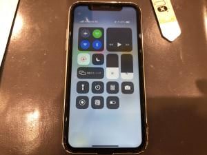 iPhoneXR画面が白くなる③
