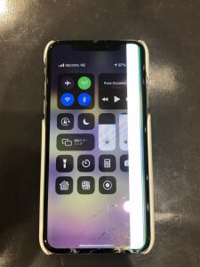 iPhoneX画面割れ故障①