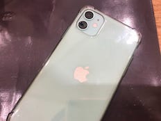 iPhone 11カメラレンズ割れ修理前