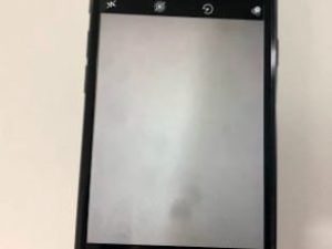 iPhoneカメラ 黒い斑点