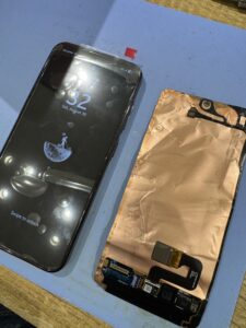 Galaxy S23 画面張り替え作業中