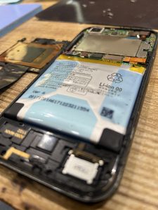 AQUOS Rバッテリー交換！