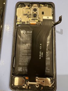 HUAWEI Mate 10 Proバッテリー交換作業