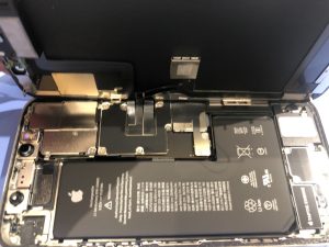 iPhone 11 Pro バッテリー分解
