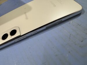Galaxy S22 バッテリー膨張 背面パネル浮