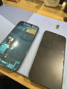 iPhone 12 バッテリー交換工程