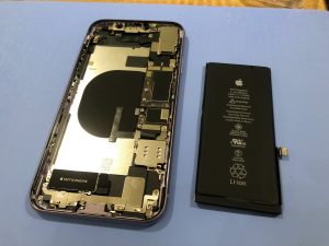 iPhone 11 バッテリー交換作業