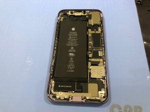 iPhone 11 バッテリー交換2