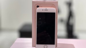 iPhone 8バッテリー交換作業