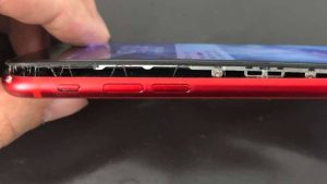 iPhone 8バッテリー膨張