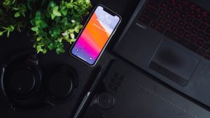 iPhone 11は修理か機種変更か